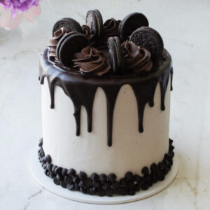 Oreo Drip Cake